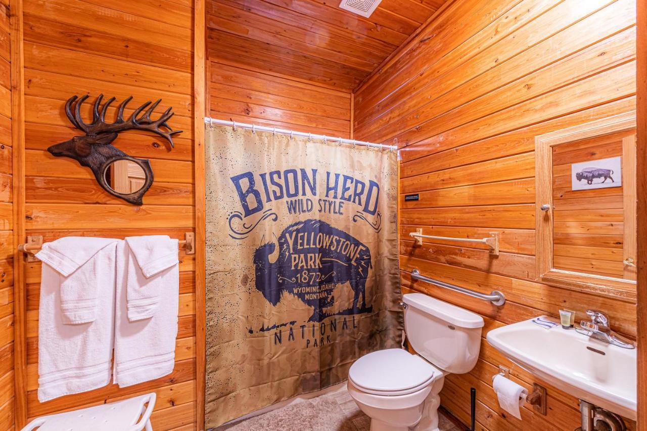 Cabin #4 The Wolves Den - Pet Friendly- Sleeps 6 - Playground & Game Room Payson Exterior photo